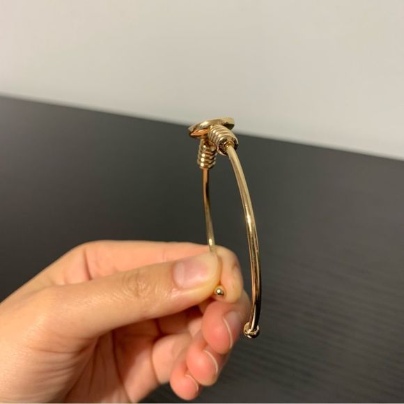 NEW Nordstrom Gold Plated Coral Center Gem Open Ended Bangle - Picture 3 of 9